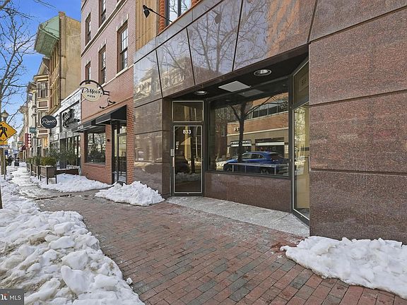 3rd image of 833 N Market St