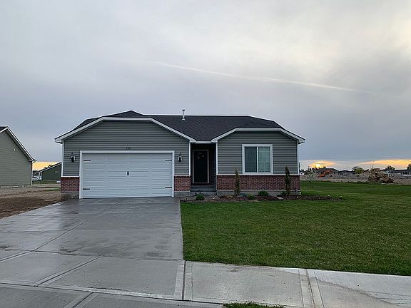 4th image of 1303 Helix Blvd
