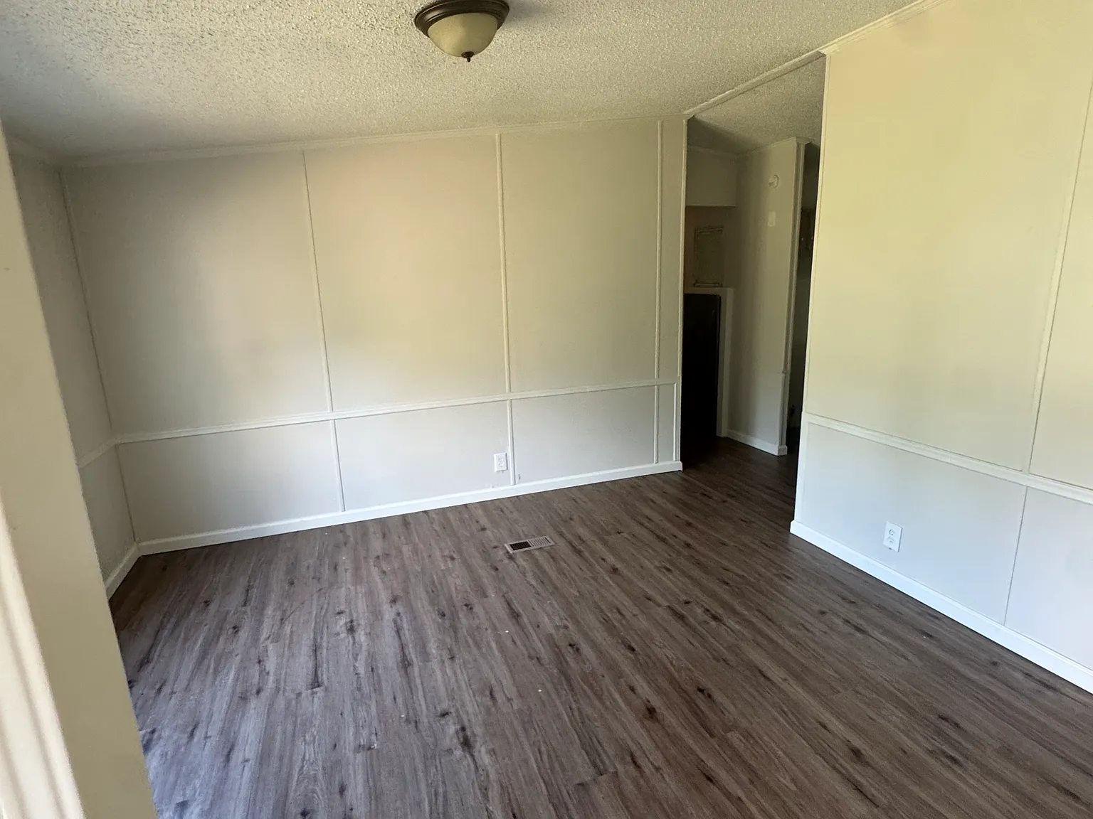4 bed, 1976 sqft, $1,500 — Photo 3