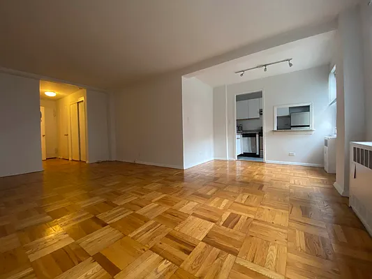 Rented by Bond New York | media 1