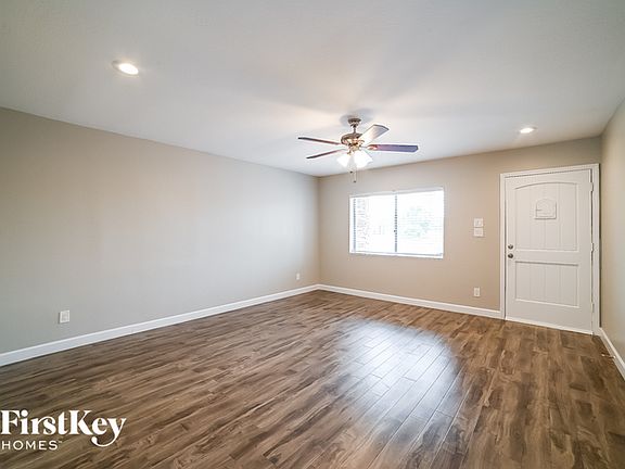 2nd image of 3136 E Larkspur Dr