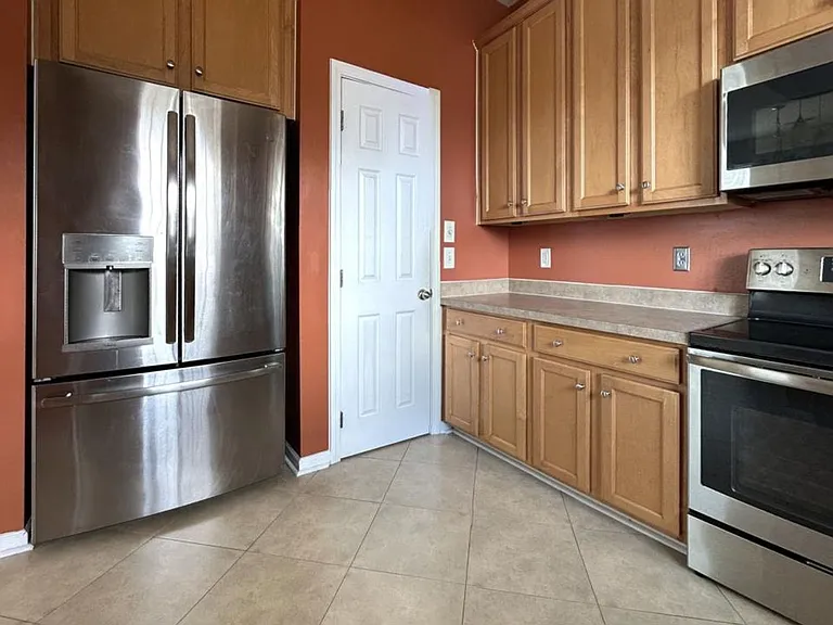 131 Red Leaf Blvd — Photo 11