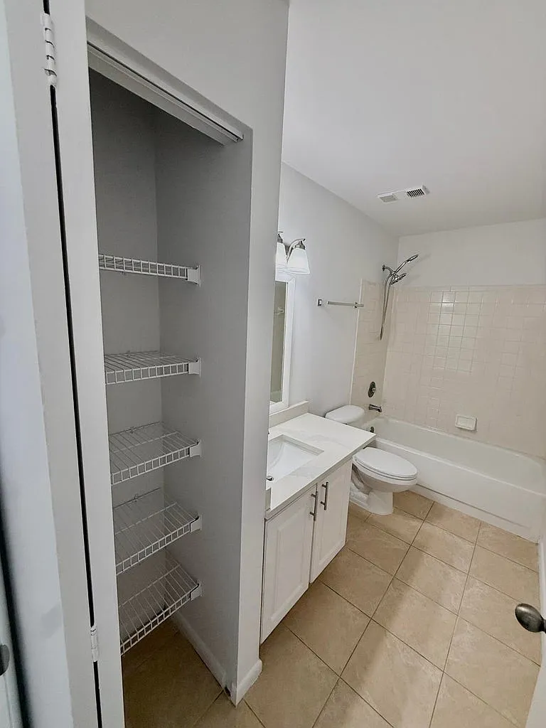3 bed, 1423 sqft, $3,000 — Photo 4