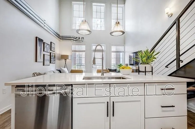 2 bed, 2.0 bath, 1094 sqft, $2,600 — Photo 4