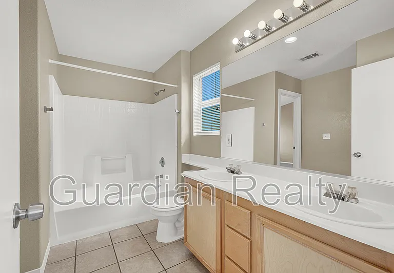 76 Belle Maison Ave — Photo 18