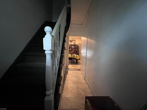 4th image of 568 14Th Ave