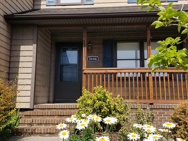 5606 Wood Ridge Rd — Photo 2