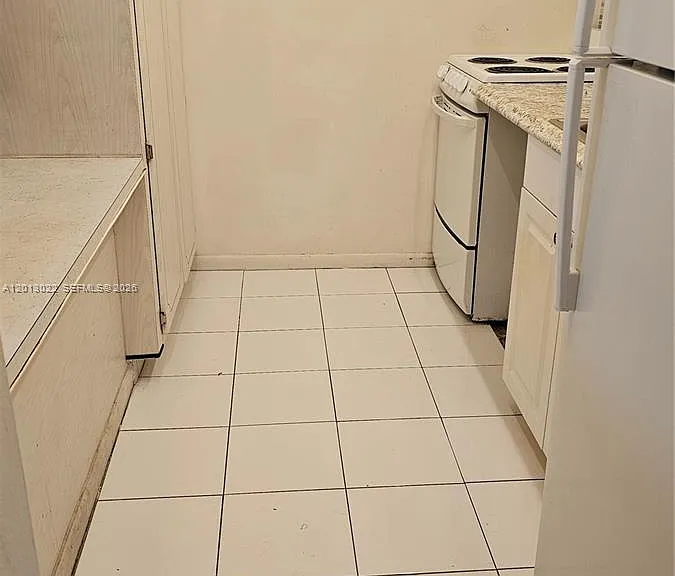 2200 E Hallandale Beach Blvd #709 — Photo 7