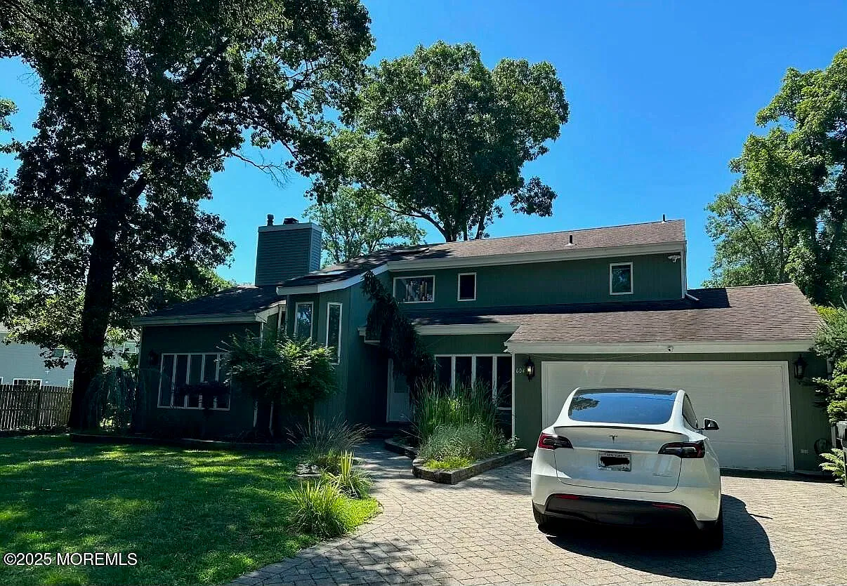 4 bed, 4.5 bath, 2694 sqft, $4,200 — Photo 1