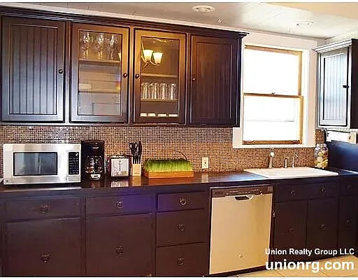 Building Photo - 74 Bayswater St #2