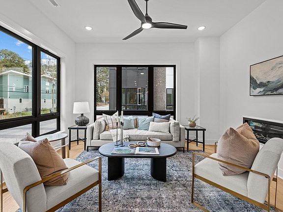 4th image of 512 Edgecreek Dr