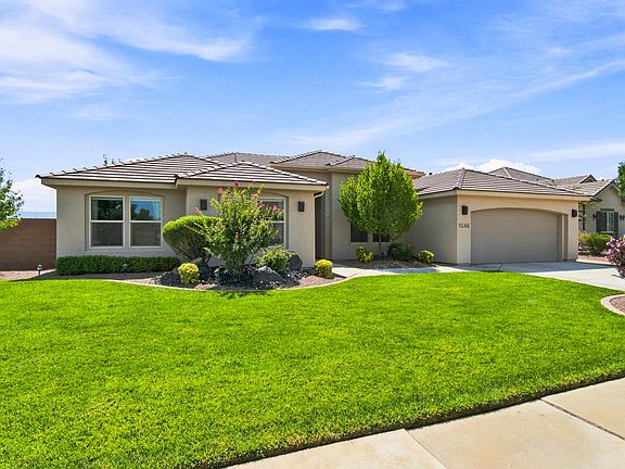 3rd image of 1546 E Hayrocks Dr