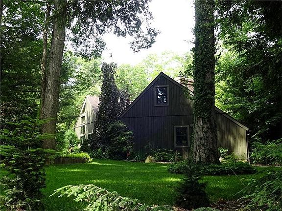 2nd image of 417 Edgewood Dr