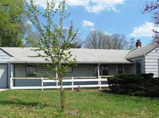 6345 Antioch Rd, Mission, KS 66202