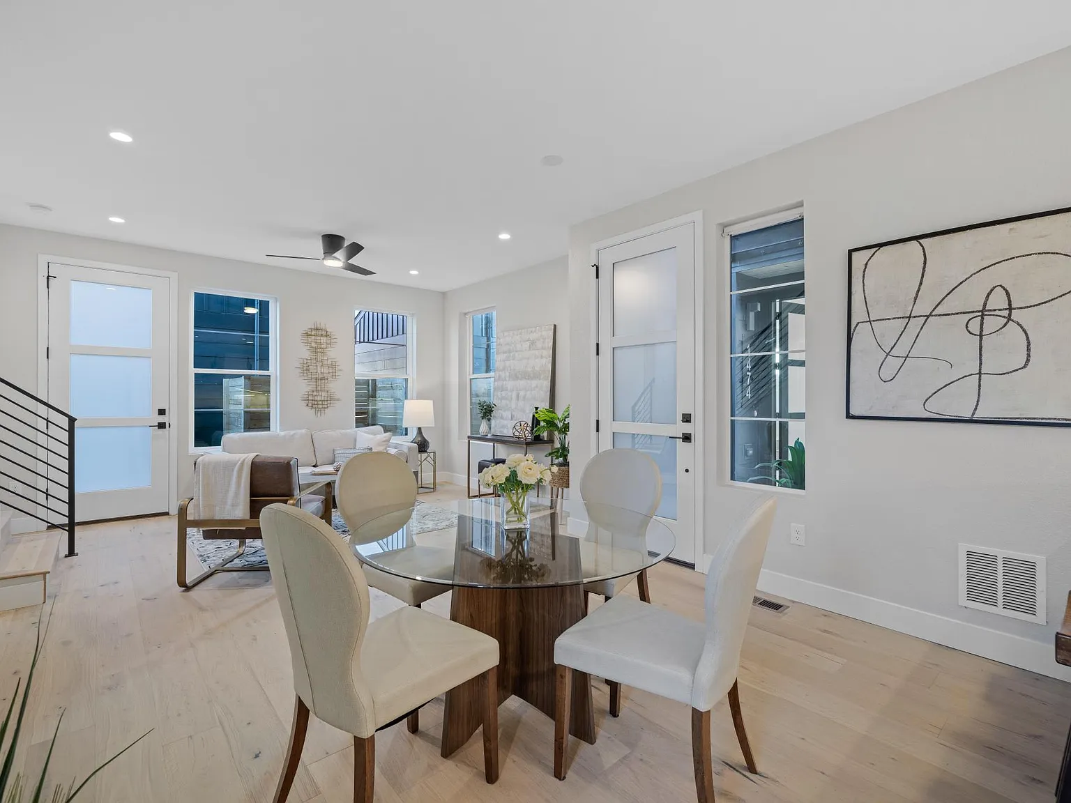 2 bed, 1717 sqft, $3,400 — Photo 2