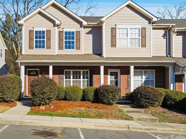 3135 Golden Dale Ln, Charlotte, NC 28262