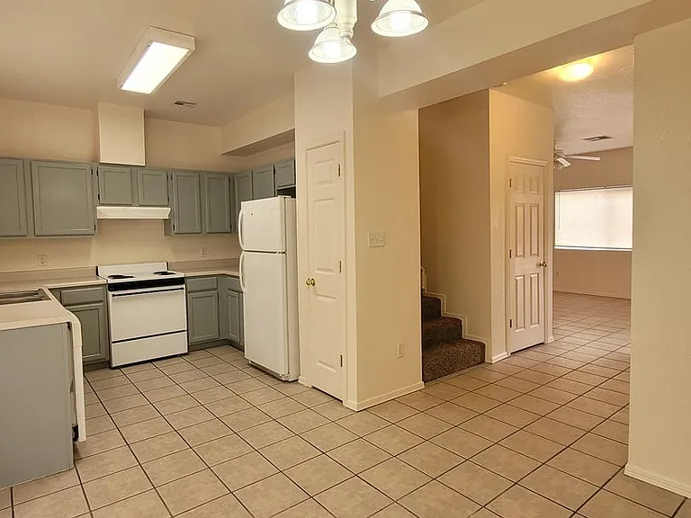 450 Ithaca Ct — Photo 15