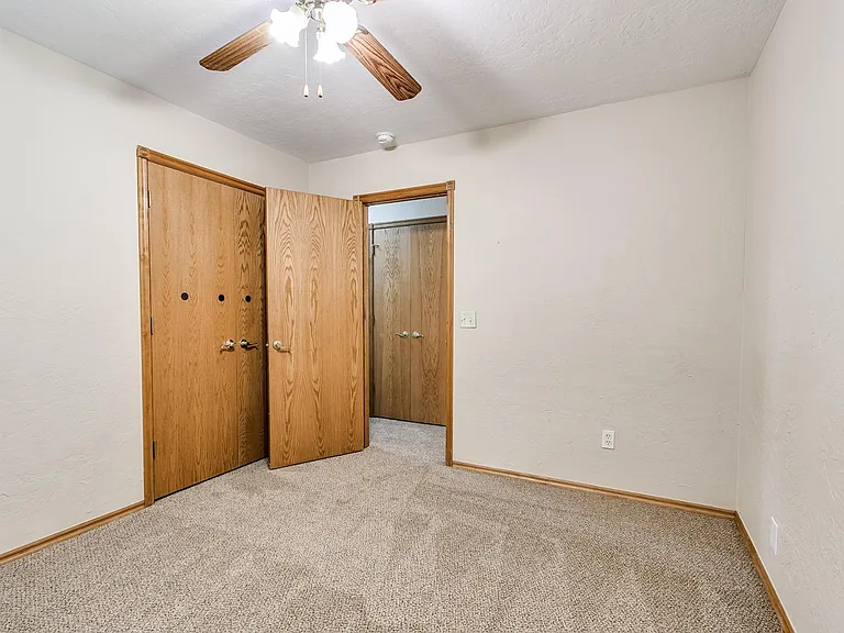 613 Katelyn Ln — Photo 29