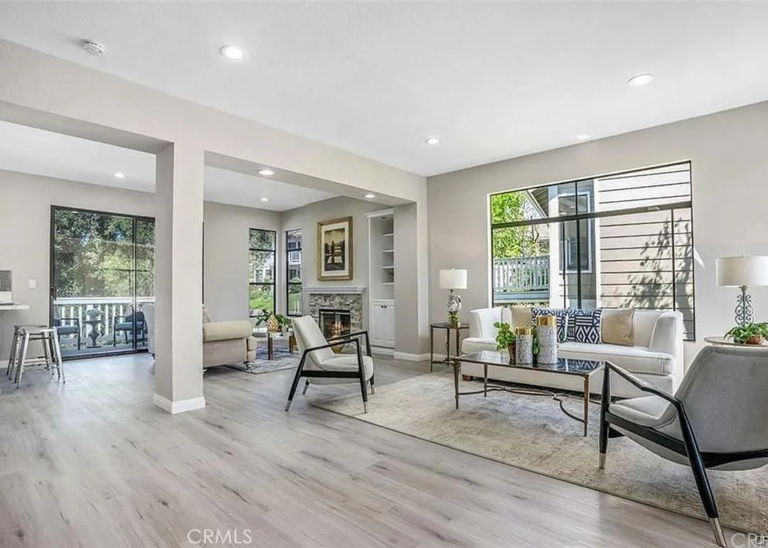 Building Photo - 35 Oak Knls #35
