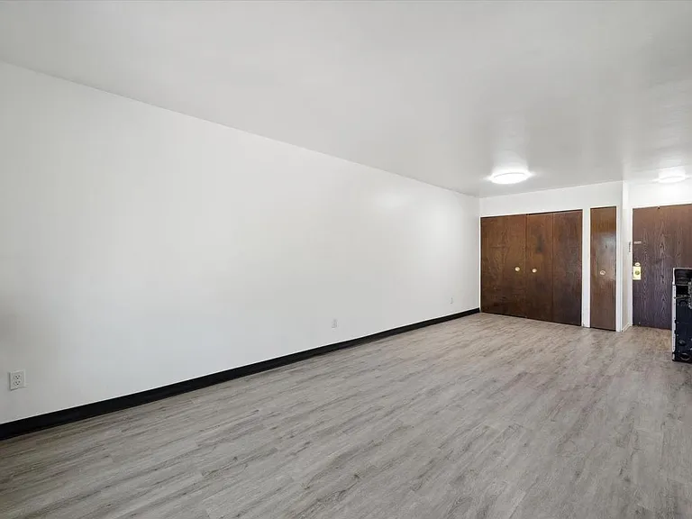 Parkside Apartments — Photo 21