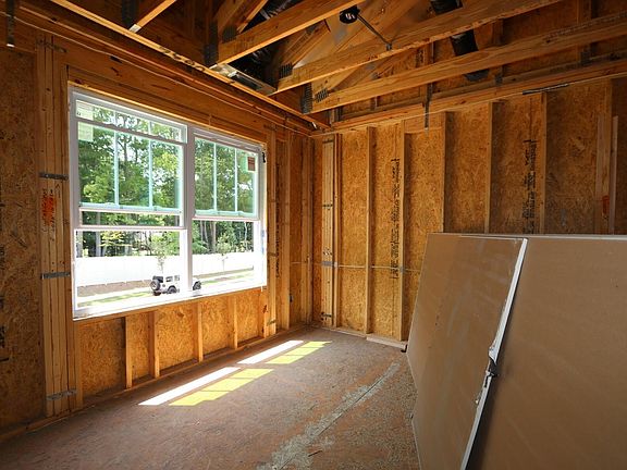 5th image of 2924 Spring Manor Way