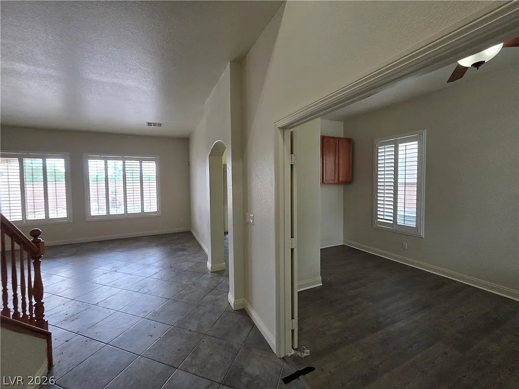 4 bed, 3.0 bath, 3134 sqft, $3,559 — Photo 3