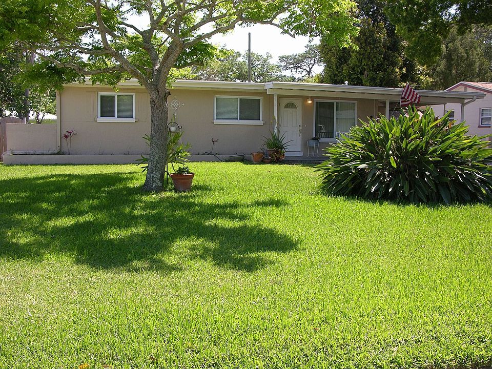 3BR/2BA home in Seminole