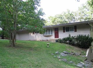 845 Lakeshore Dr, Eureka Springs, AR 72631