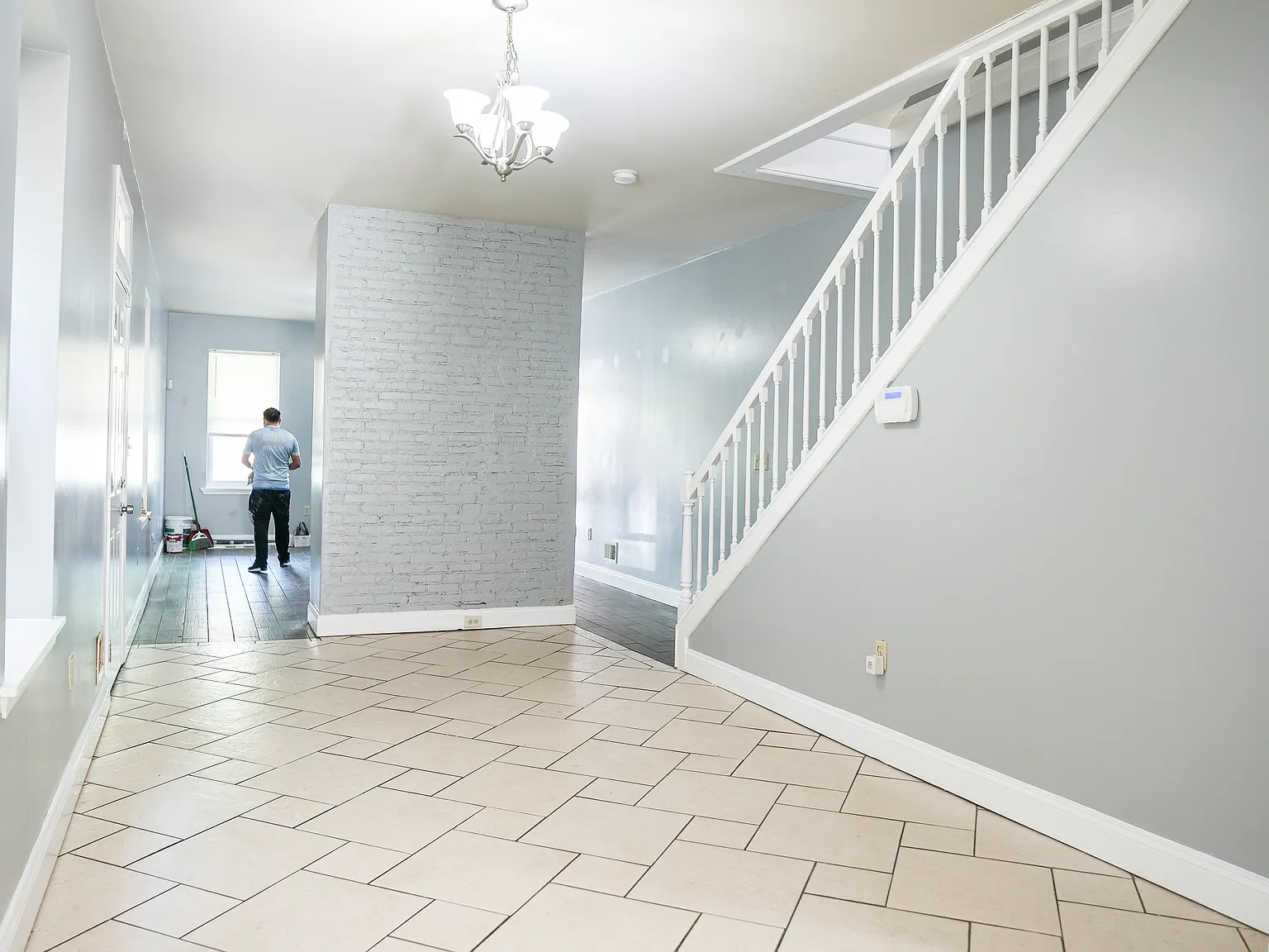 6 bed, 2.5 bath, $3,000 — Photo 4