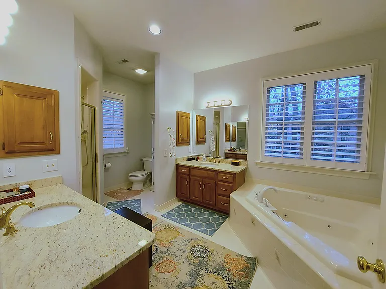 125 Woodmere Ct — Photo 24