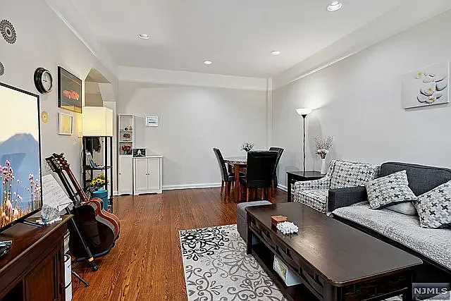 1 bed, $2,190 — Photo 3