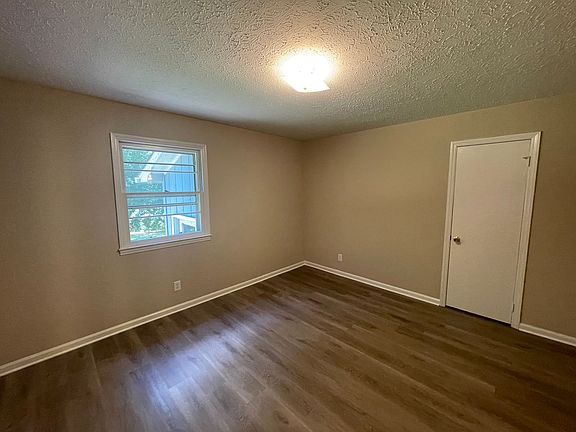 5th image of 513 Leander St
