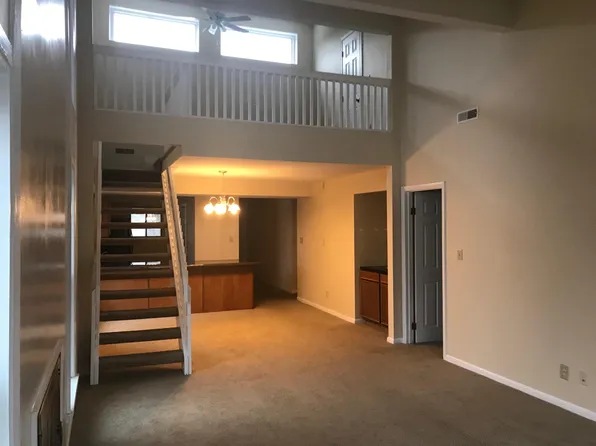 3200 Lynnhaven Dr APT 301, Virginia Beach, VA 23451