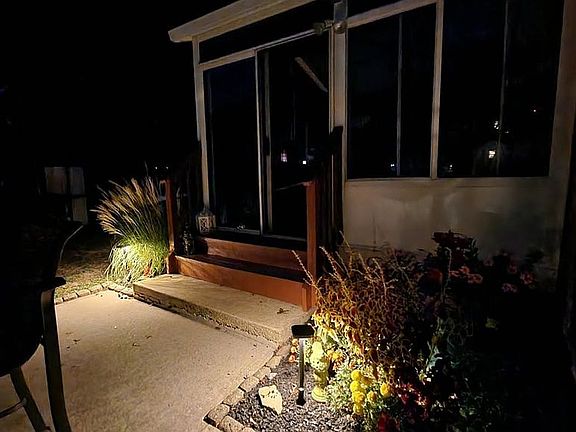 5th image of 4 Running Brook Rd