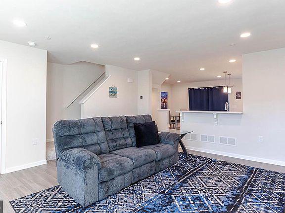 5th image of 120 Highpoint Park Dr