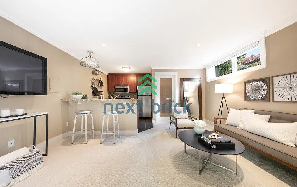 Waterfront Studio Kirkland Available for Rent! — Photo 4