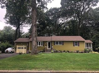 49 Ferncliff Rd, Morris Plains, NJ 07950