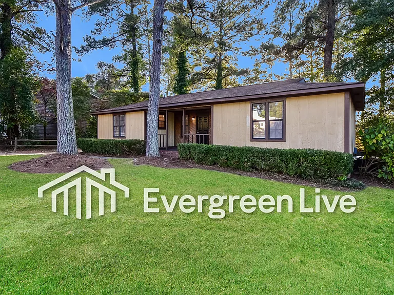 2205 Bedford Way — Photo 3