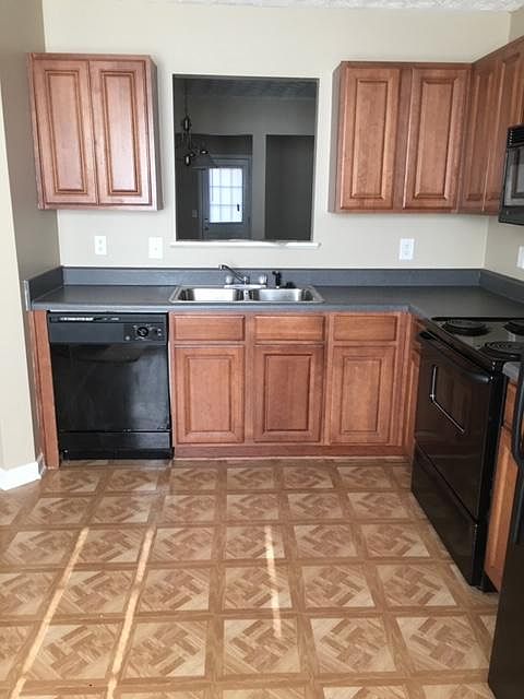 2nd image of 1804 Thrasher Ct