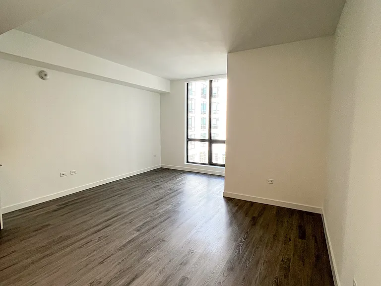 NW 1st Pl — Photo 5
