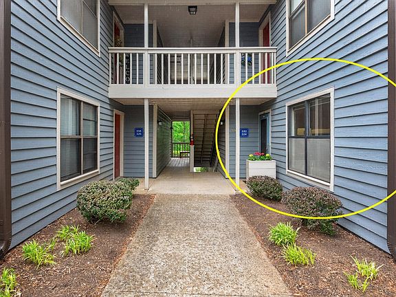2nd image of 324 S Pantops Dr