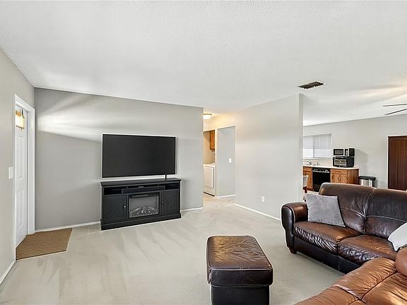 4th image of 980 Silver Rd