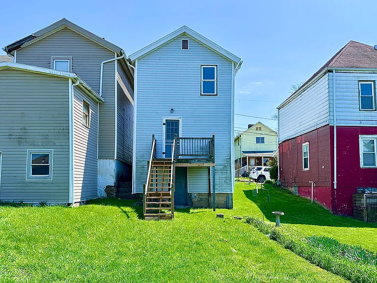 831 Morton St — Photo 15