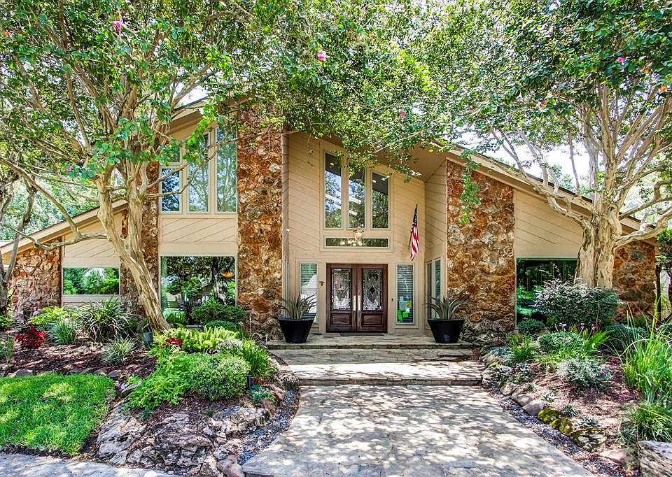 1st image of 2426 Pine Bend Dr