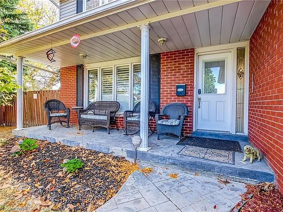 2nd image of 3046 Windwood Dr