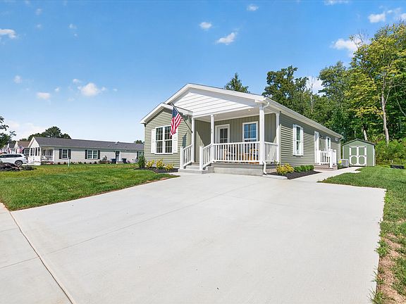 Exterior Image-1-Ritz-Craft Cinnamon Woods