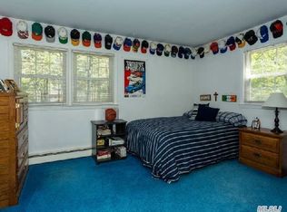 12 Plymouth Rd, Dix Hills, NY 11746