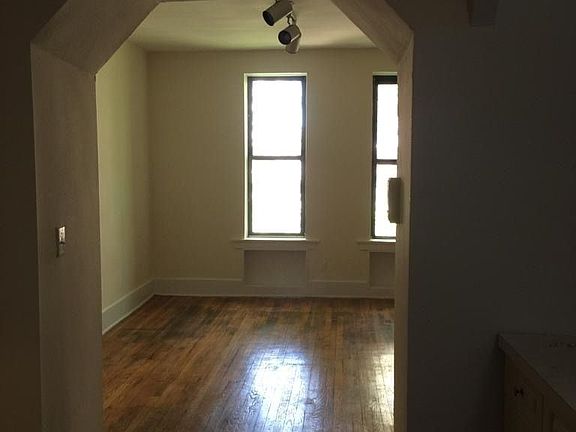 3rd image of 333 E 85th St #4C