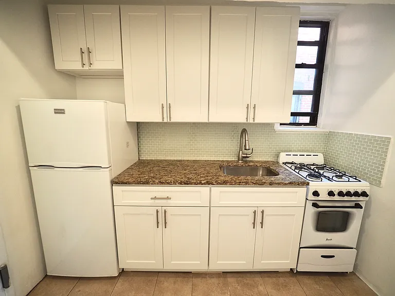 31-03 23rd St #4L — Photo 7