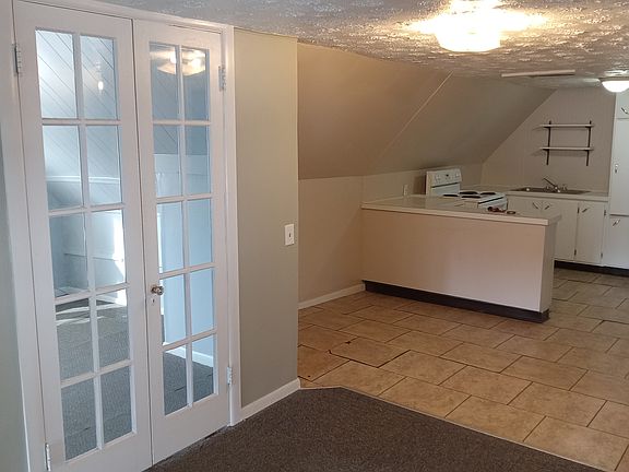 3rd image of 121 E Highland Ave #3